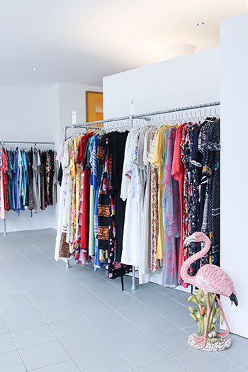 Traumhafte Kleider, paradischer Flamingo